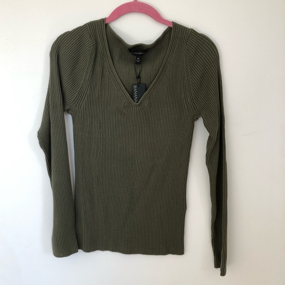 Super Soft Banana Republic Long Sleeve never worn women’s v-neck top